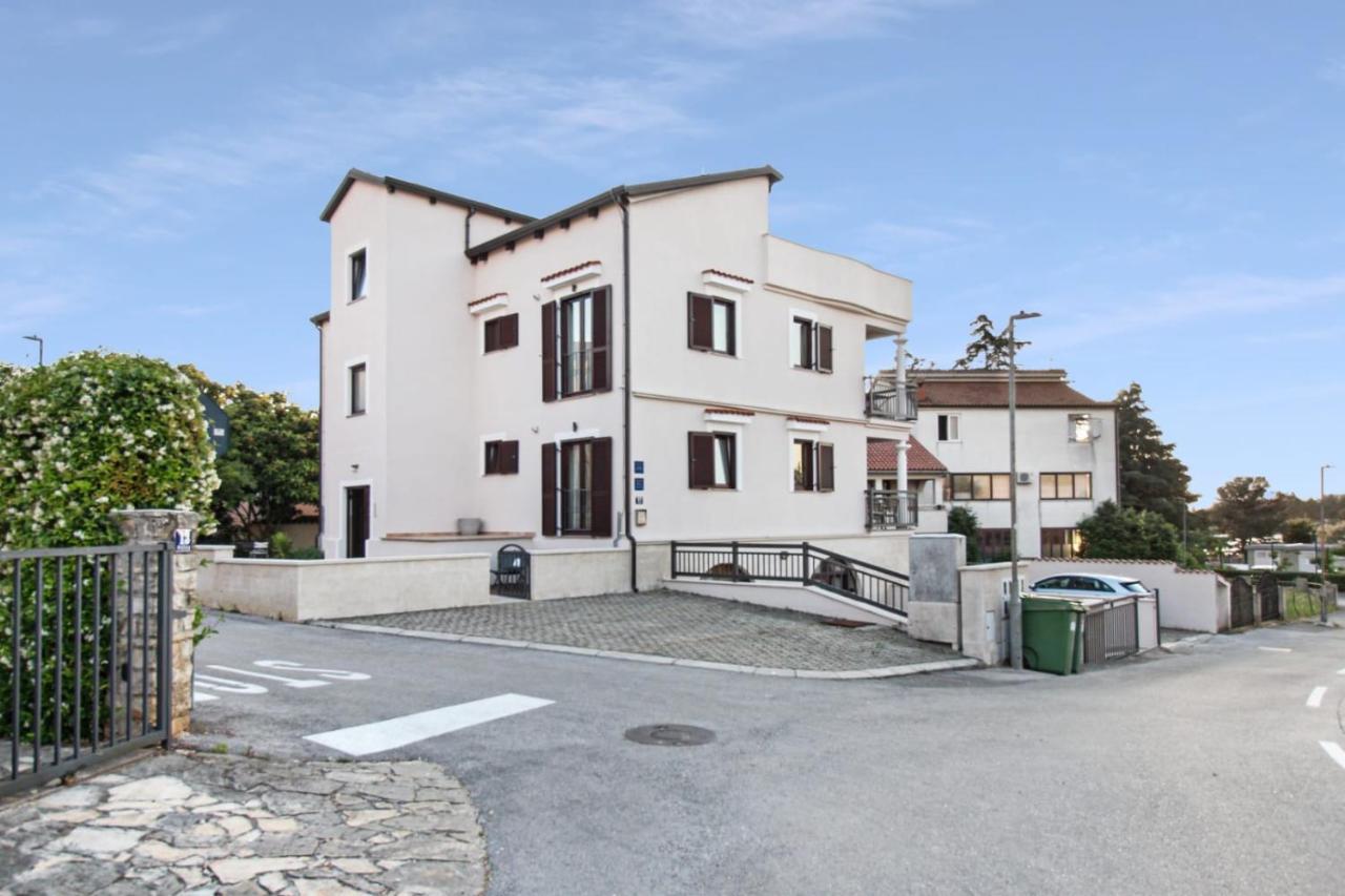 Apartments Villa Alba Poreč Eksteriør bilde